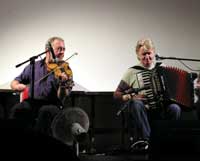 Ali Bain and Phil Cunningham on tour at Bunessan